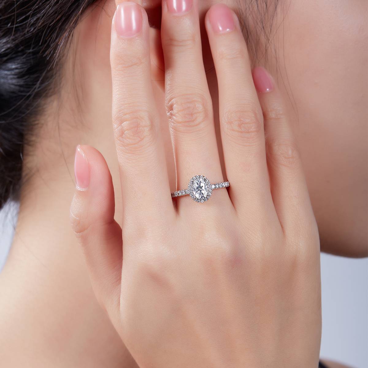 Light luxury egg shaped S925 silver plated white gold moissanite diamond women's ring 1.0 carat D-grade